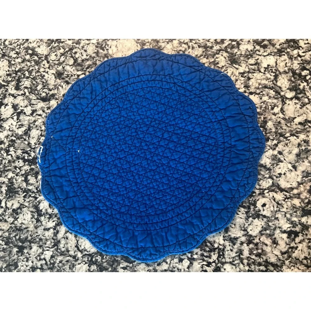 Floral Quilted Round Placemats Set of 3 Reversible Scalloped Blue (0923)